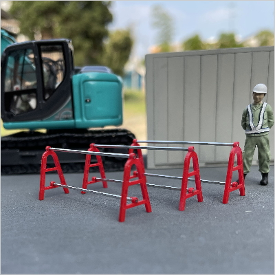 1/50 　単管バリケード　赤