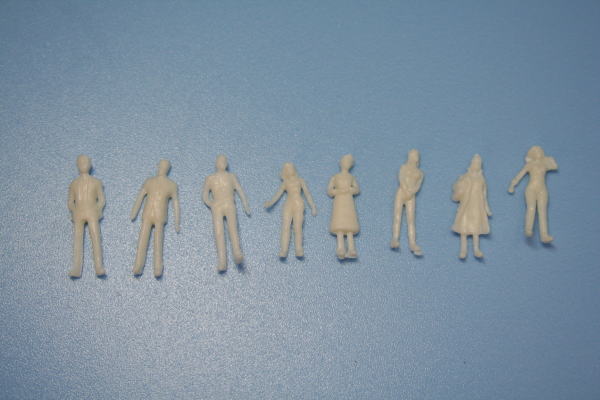 1/100人形