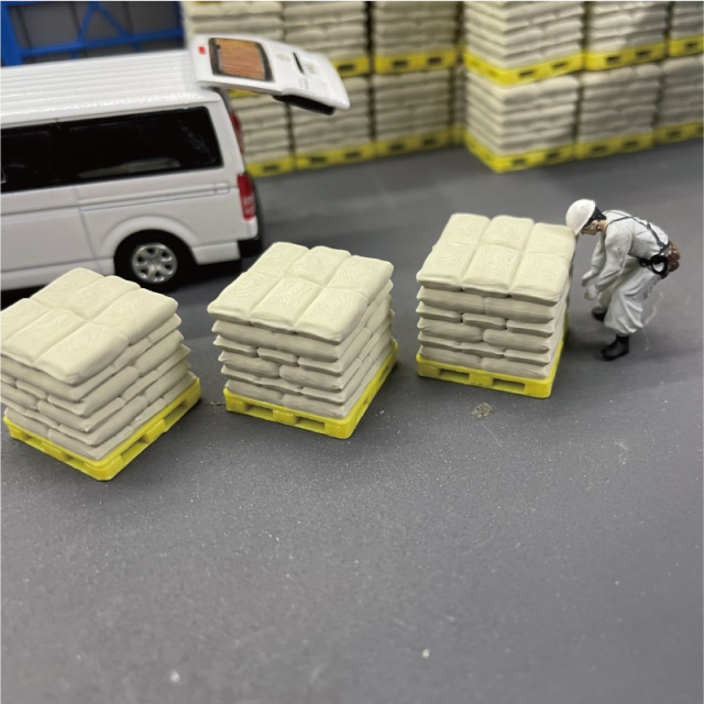 1/64スケールのパレット積み荷（袋入り） ミニカージオラマ用 トミカやホットウィールと相性抜群