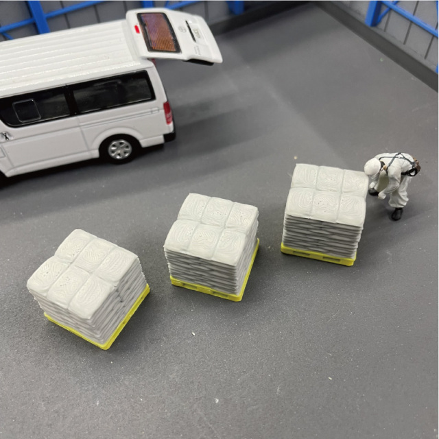 倉庫ジオラマに最適な1/64ミニチュア 薄型の積み荷が載ったパレット トラックの荷台にもおすすめ