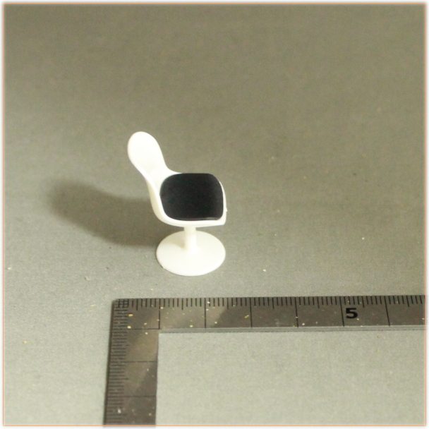 ミニチュア椅子