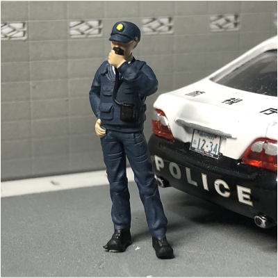 1/64フィギュア 警察官1