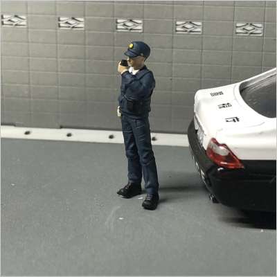 1/64フィギュア 警察官