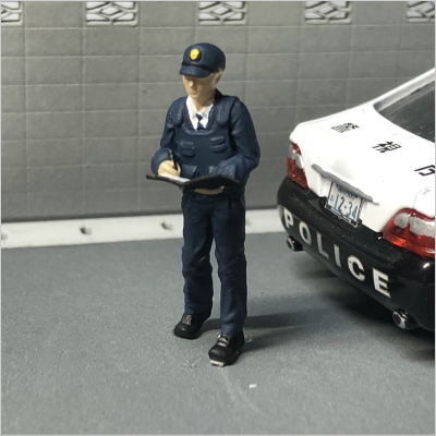 1/64フィギュア 警察官2