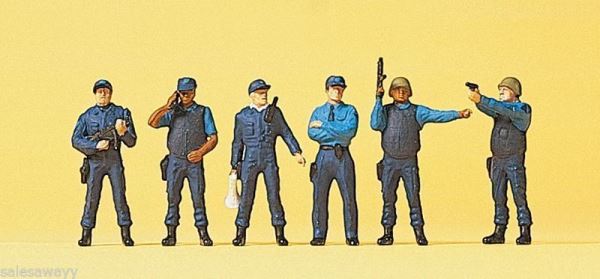 Preiserプライザー10396 アメリカの警察官【HO人形】【塗装済み 