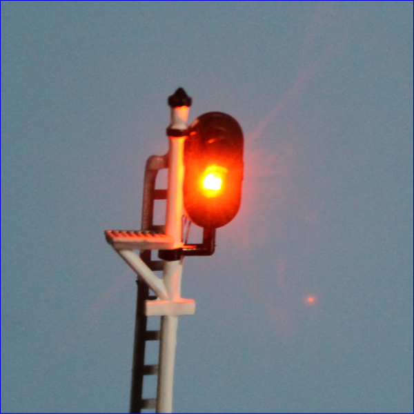 Nゲージ線路用3灯信号機 LEDで点灯するだけの信号機情景小物 交通