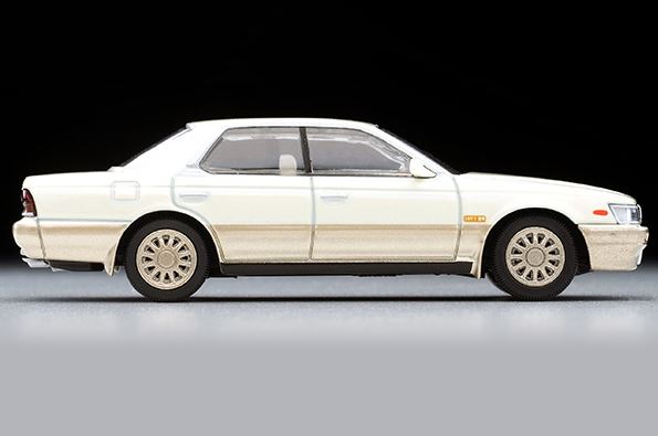 トミカリミテッドヴィンテージNEO LV-N238b 日産ローレル