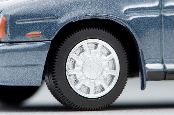 トミカリミテッドヴィンテージNEO LV-N265b 日産セドリック V30