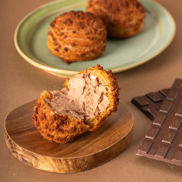 【2026chocolate collection】珠洲の塩シュークリーム ＜ショコラ＞ 4個入【冷凍】