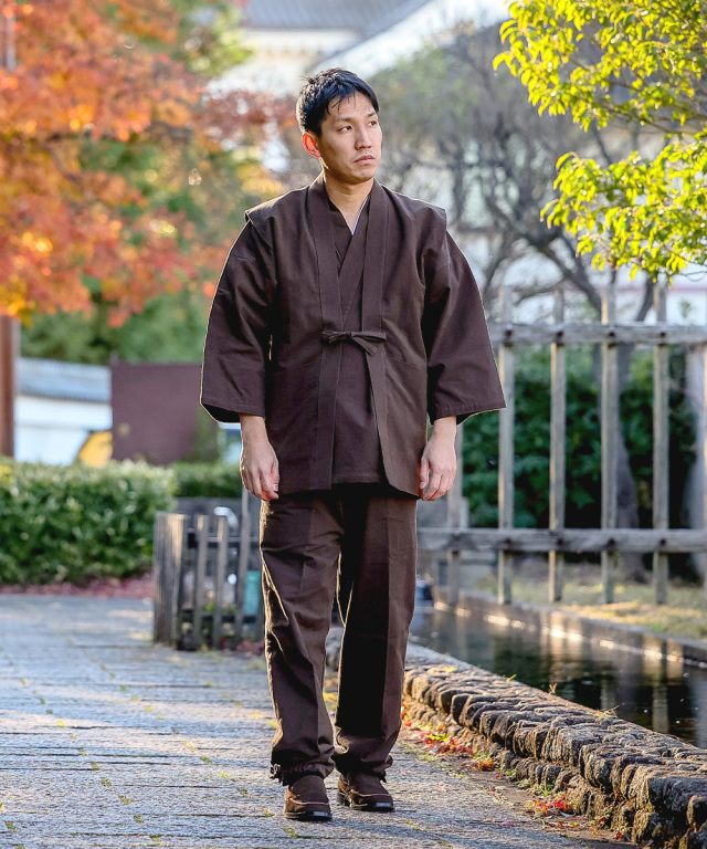 ふるさと納税 服 静岡県 牧之原市 061-1　 黒・LLサイズ 染め・織り・縫製　すべて地元遠州製　綿麻楊柳作務衣 黒・LLサイズ ふるさと納税 服 静岡県 牧之原市 061-1 黒・LLサイズ 染め