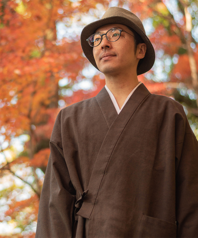 手紡ぎ風・遠州織作務衣 No.65 茶 | 作務衣・甚平通販 和粋庵