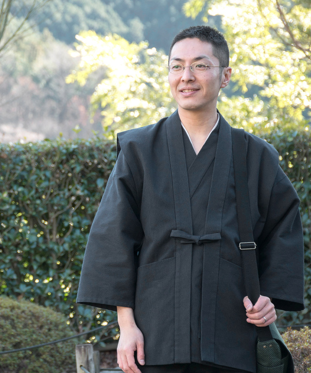 美品　トローヴ　羽織り　和ジャケット　和ローブ　ノーカラー　袴　甚平　黒　2 美品 トローヴ 羽織り 和ジャケット 和ローブ ノーカラー 袴