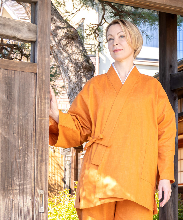 【単衣】鮮やかなオレンジの紬単衣　バチ襟　居敷当て無し 単衣】鮮やかなオレンジの紬単衣 バチ襟 居敷当て無し