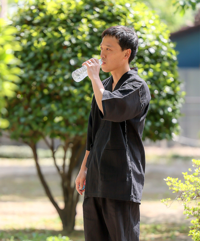 綿麻楊柳甚平 (めんあさようりゅうじんべい） 黒 | 作務衣・甚平通販