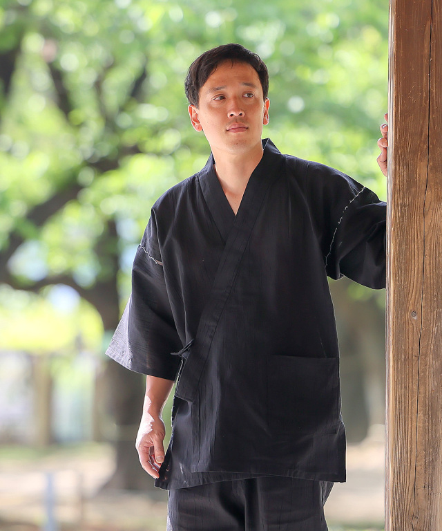 綿麻楊柳甚平 (めんあさようりゅうじんべい） 黒 | 作務衣・甚平通販