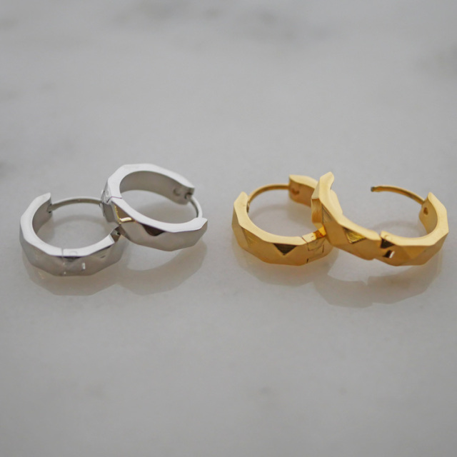 金属アレルギー対応 ステンレスピアス カッティングフープピアス ファーストピアス セカンドピアス フープピアス 両耳用 pi059