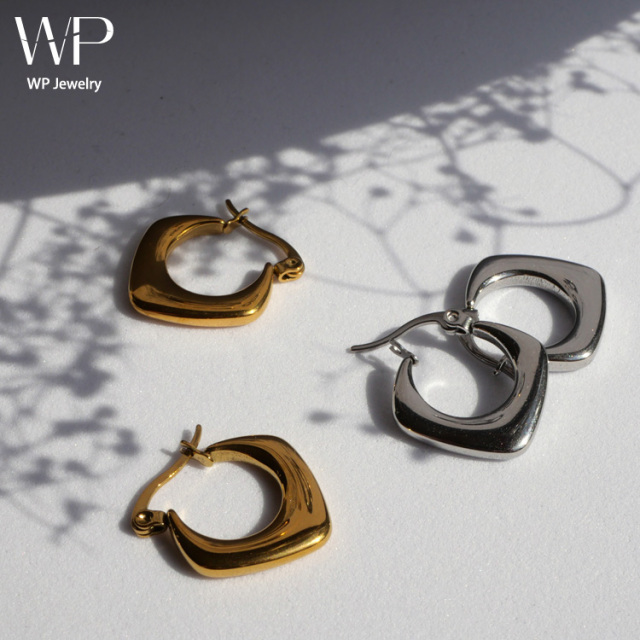 金属アレルギー対応 ステンレスピアス ダイヤモンドシェイプフープピアス ファーストピアス セカンドピアス スポーツ プール 両耳用 se4558
