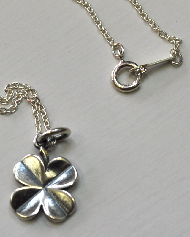 ★再入荷★STANDARD CALIFORNIA (スタンダードカリフォルニア) SD MADE IN USA CLOVER NECKLACE