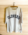 Cloveru (クローバル) Wide College Logo Tee