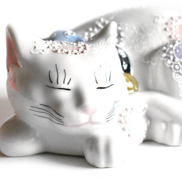 九谷焼 眠り猫 置物 花むらさき 座布団付 