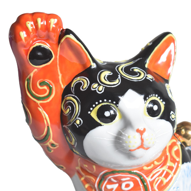 稀少焼物☆久谷焼 陶山 猫の置物 白 見事な装飾模様細工 伝統工芸品 九谷焼 招き猫 置物 白富士山菊水