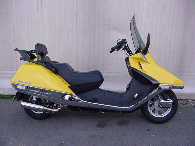フュージョン　バイクパーツ　装着画像