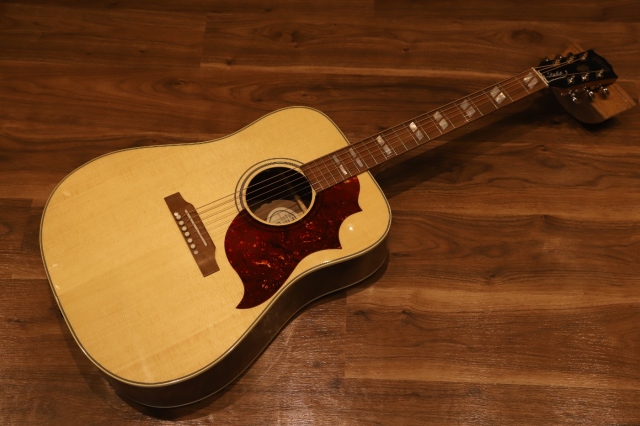 【2025春夏新色】 ゴリさん専用 Gibson 2019年製（送料無料 Studio Hummingbird ギター