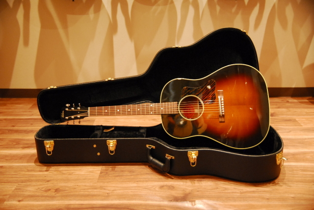 【送料無料】【セール特価】Gibson ギブソン J-35 Vintage Collectors Edition With Thermally Aged Adirondack Red-Spruce Top アコースティックギター／限定モデル【返品・交換不可】