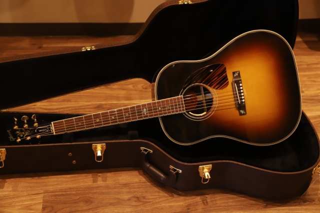 ギブソンアコギ　Gibson J15 Gibson J-15 - What To Know & Where To Buy | Equipboard