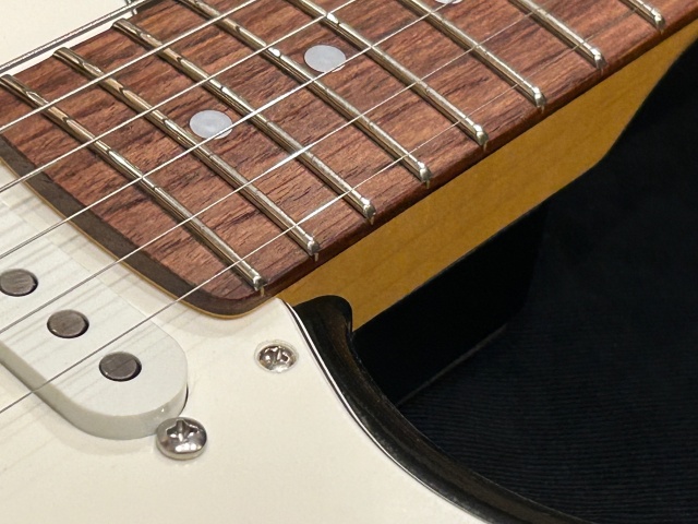 K.Nyui Custom Guitars 