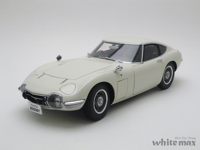 オートアート 1/18 トヨタ 2000GT (ホワイト)