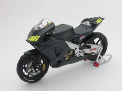 ミニチャンプス　1/12 ホンダ RC211V Pre-Season テストバイク 2002 No.46 (V.Rossi)