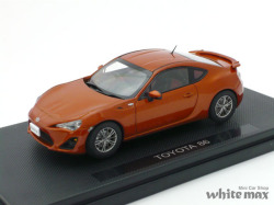エブロ 1/43 トヨタ 86 (オレンジ)