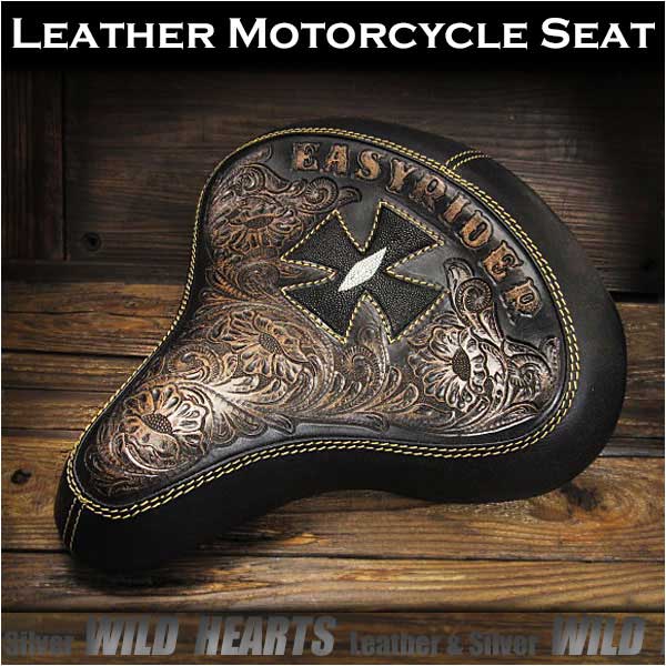 バイク　サドルシート／カスタムシート ソロ／シングル　本革　カービング　 Cross Carved Leather Single/Solo Saddle Seat Motorcycle Harley-Davidson Stingray WILD HEARTS Leather&Silver (ID bc3571)