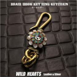 キーホルダー ウォレットチェーンホルダー 真鍮 キーフック サンフェイス インディアンジュエリー Native American Brass key chain Sunface Key Holder WILD HEARTS Leather & Silver (ID kh343k5)