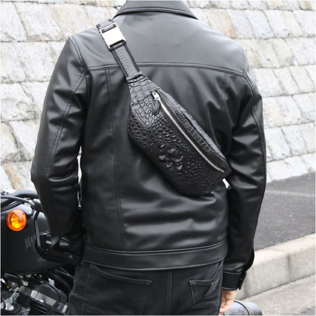 EMPORIO ARMANI ショルダーバッグ ブラック　クロコダイル　ワニ EMPORIO ARMANI ショルダーバッグ ブラック クロコダイル ワニ