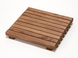 ウッドデッキ匠・すのこ・SPF材（屋根付きベランダ用・室内用）30cm×30cm×厚み4cm（色：チーク）（12枚以上1枚単位で必要数購入可能です）
