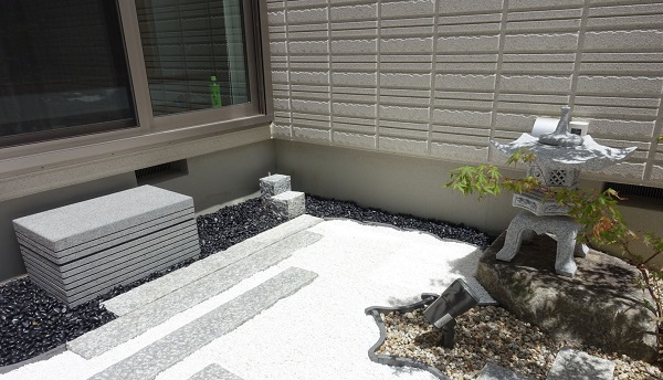 新那智黒石（磨き）5分（1袋20kg入り玉砂利)