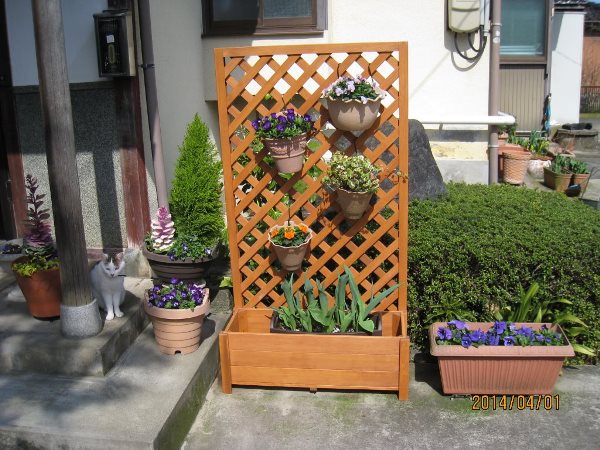 特注プランターボックス付き・ラティスフェンス匠（ノーマル）ななめ
