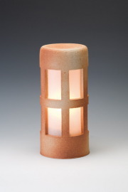 信楽焼ガーデンライト・森のあかり（コーラル色）直径12.5cm×高さ29cm