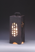 信楽焼ガーデンライト・開化のあかり（ブラック）12cm×12cm×高さ33.5cm