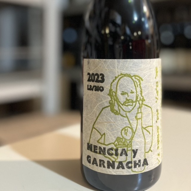 ルーシー マルゴー/ メンシア・イ・ガルナッチャ 2023年(赤)