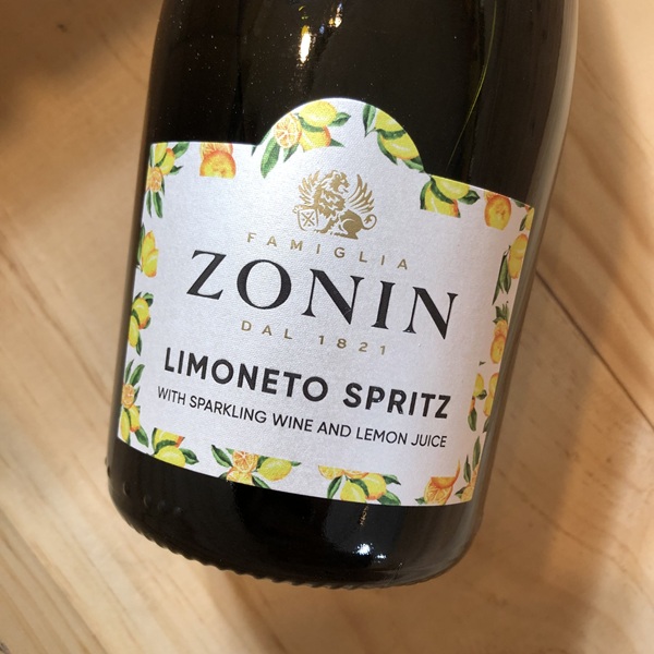 氷を入れて楽しむ！レモン果汁入りスパークリングワイン・リモネート