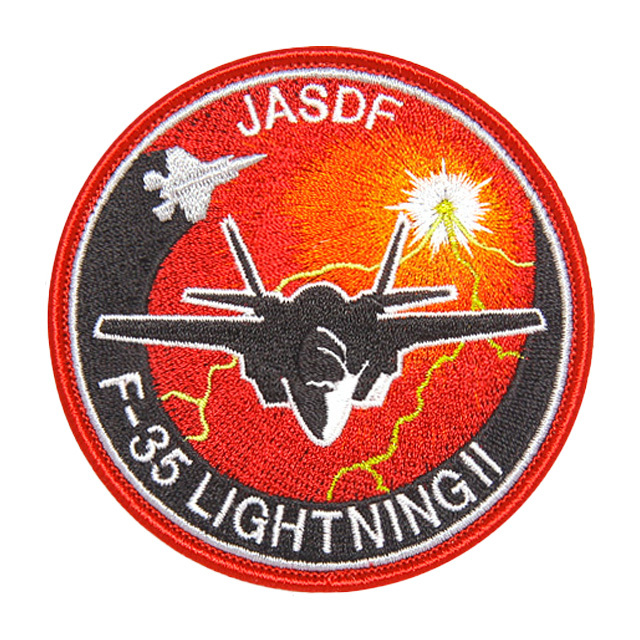 F-35戦闘機　赤