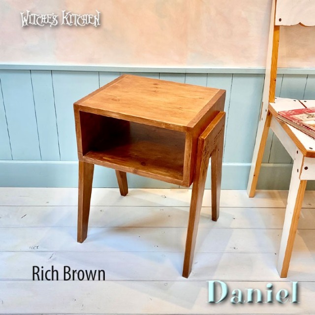 ウィッチーズキッチンのサイドテーブル 【 ダニエル Daniel 】ベッド