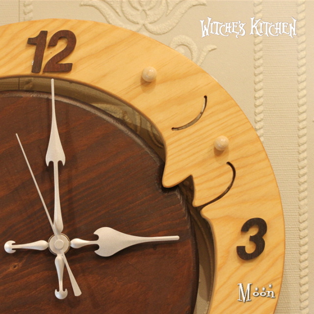 かろやかに歌うお月様がやさしい壁掛け時計 【 ムーン Moon 】