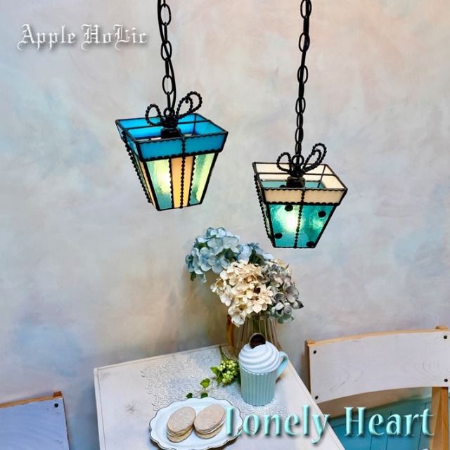 ロマンチックなステンドグラス インテリアライト 枕元用 ロマンチックなステンドグラス インテリアライト 枕元用 ライト