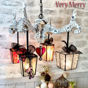 ウィッチーズキッチンの家具 照明 カラフル