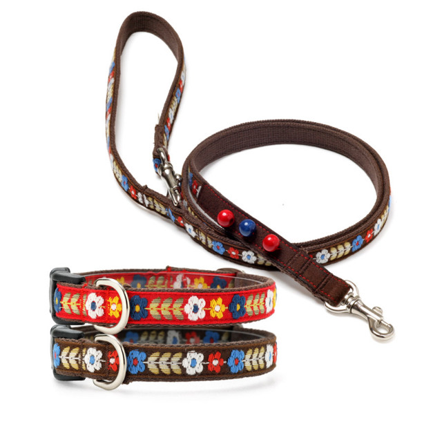 犬と生活　フォークロアフラワーー