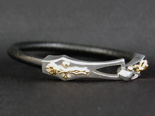 セイクリッドブレードレザーブレスＧ